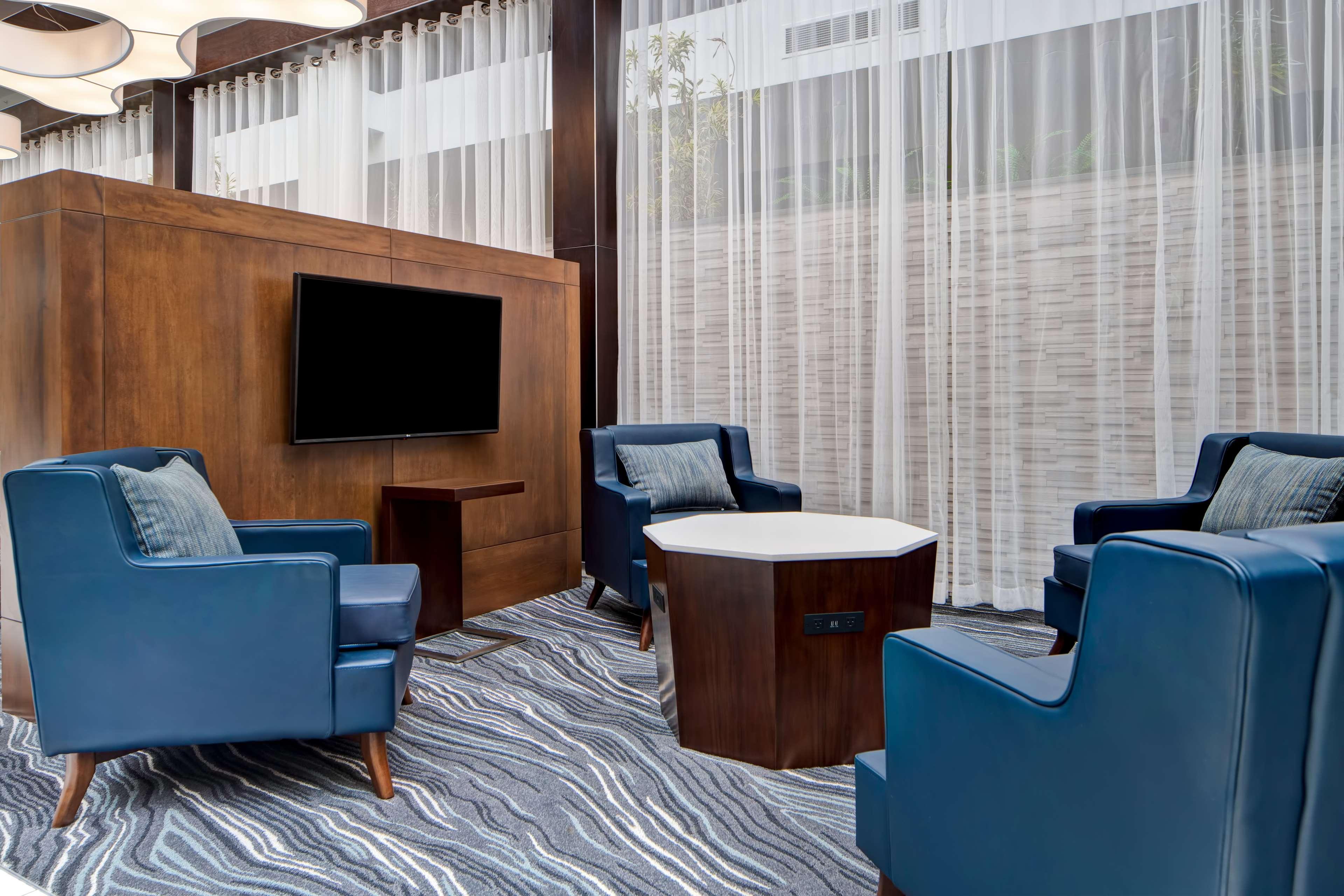 Embassy Suites Syracuse East Syracuse Exteriör bild