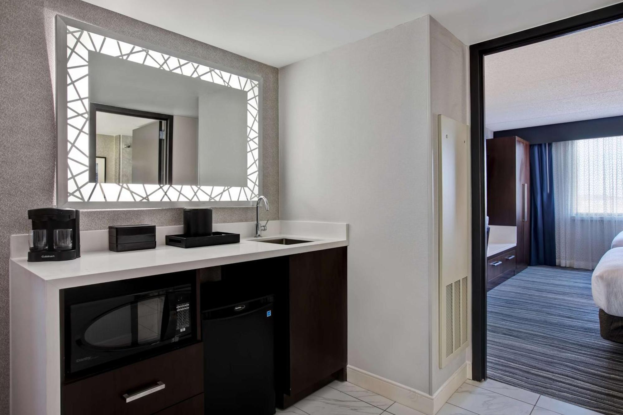 Embassy Suites Syracuse East Syracuse Exteriör bild