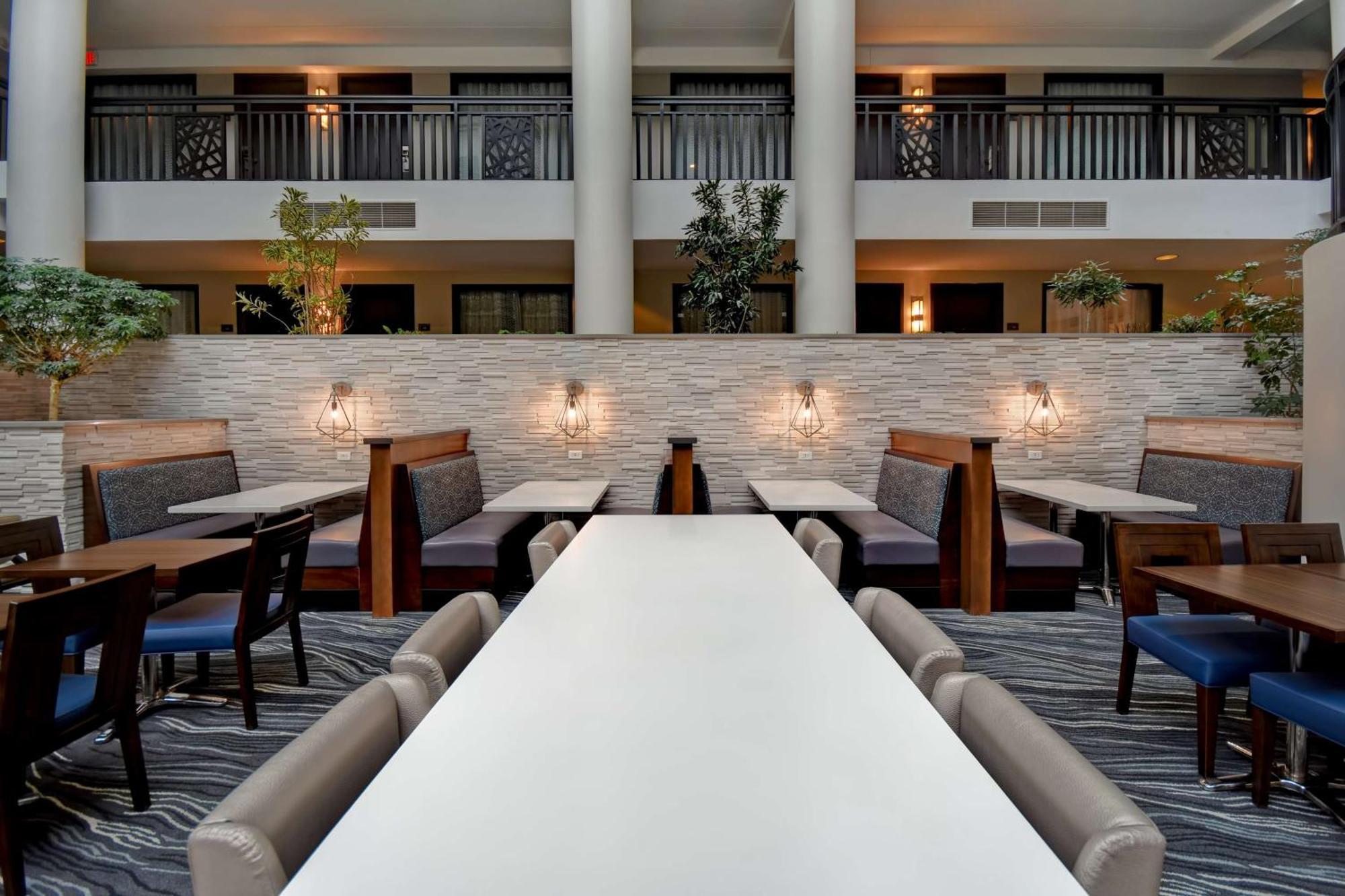Embassy Suites Syracuse East Syracuse Exteriör bild